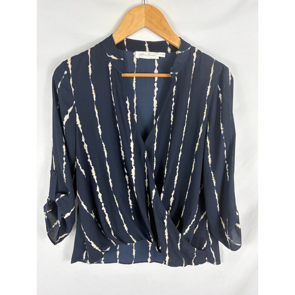 All in Favor Twist Bottom Patterned Blouse Size Large
